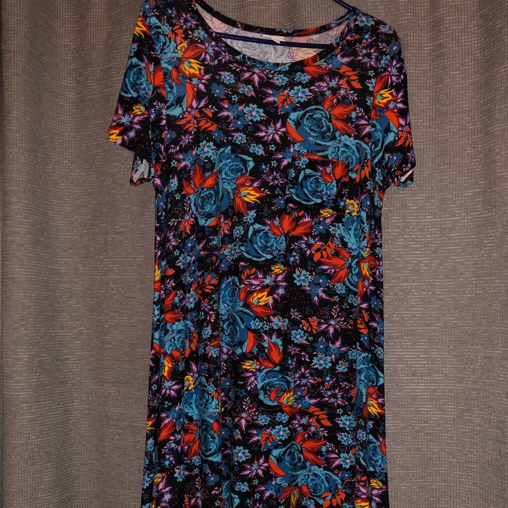 Lularoe floral Carly